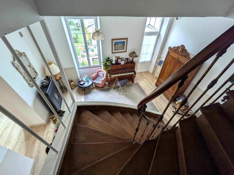 Maison de ville - 180 m² - 7 pièces