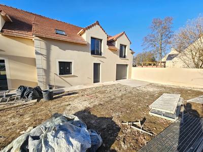 Maison - 80 m² - 5 pièces
