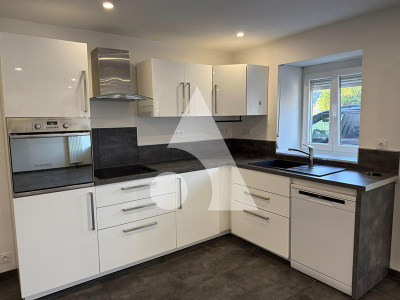 Maison - 98 m² - 5 pièces