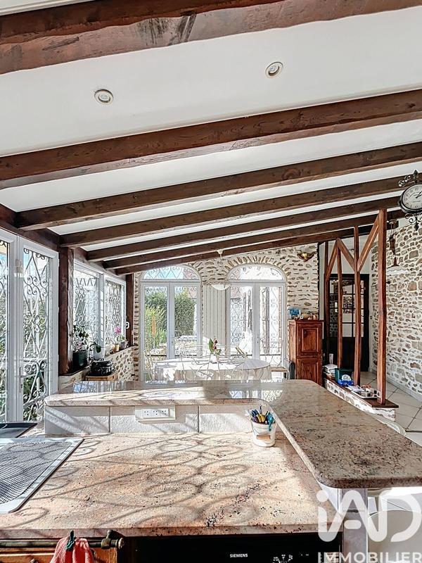 Maison - 235 m² - 7 pièces