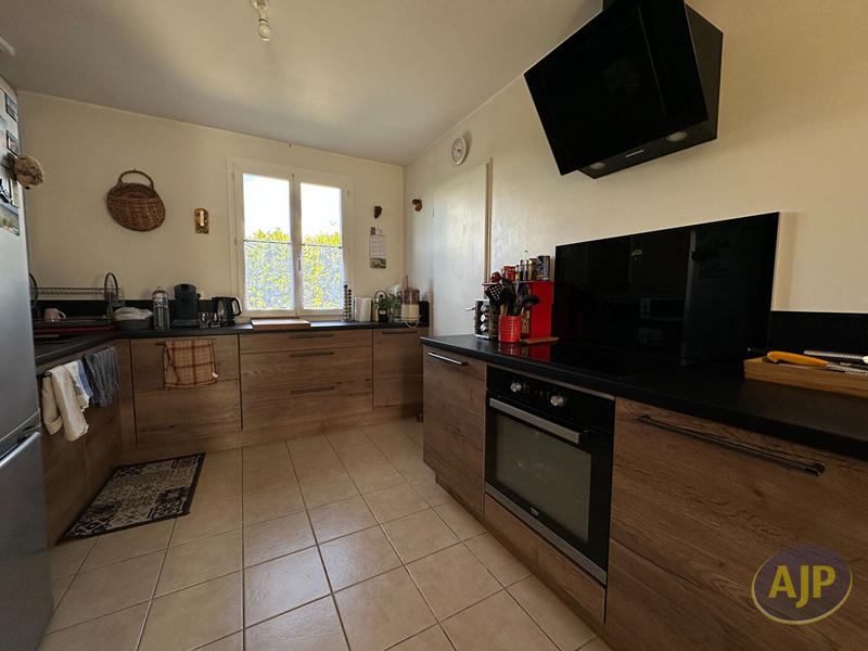 Maison - 99 m² - 5 pièces