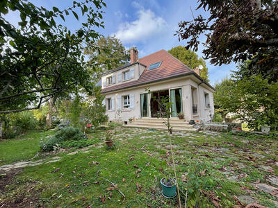 Maison - 186 m² - 9 pièces