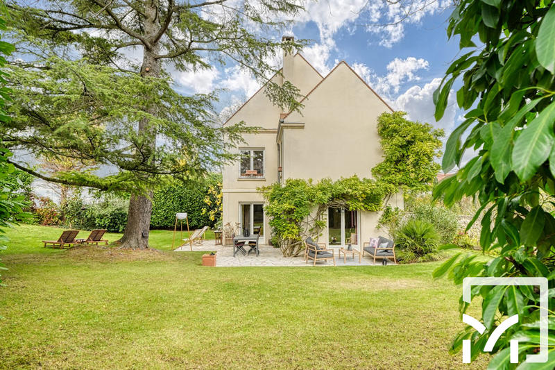 Maison - 170 m² - 8 pièces