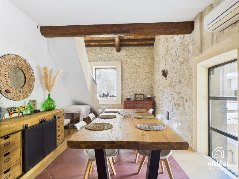 Maison - 216 m² - 8 pièces