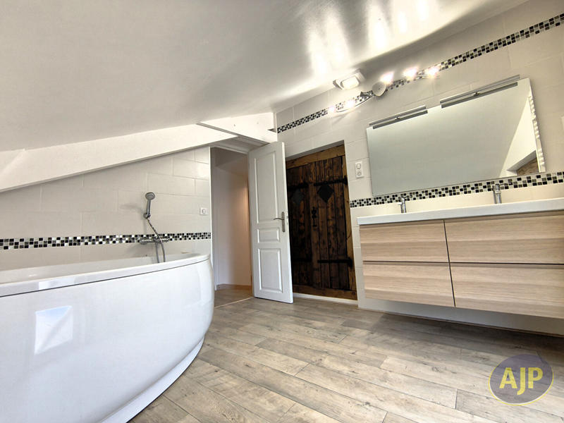 Maison - 118 m² - 6 pièces