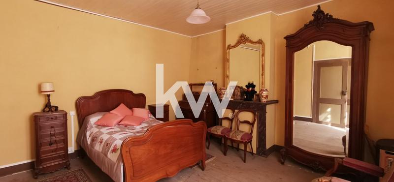 Maison - 216 m² - 8 pièces