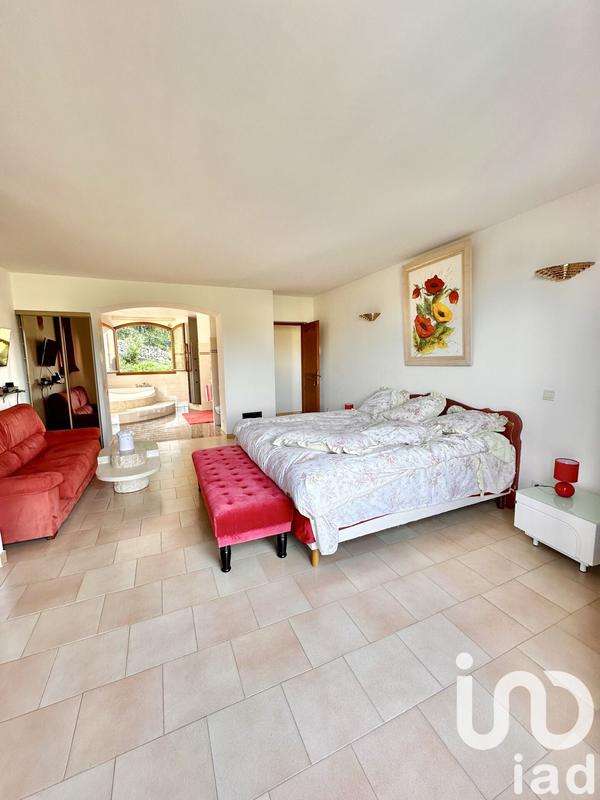 Maison - 295 m² - 9 pièces