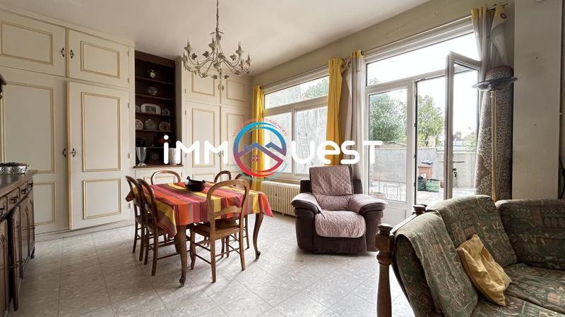 Maison - 186 m² - 8 pièces