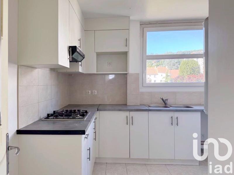 Appartement - 90 m² - 5 pièces