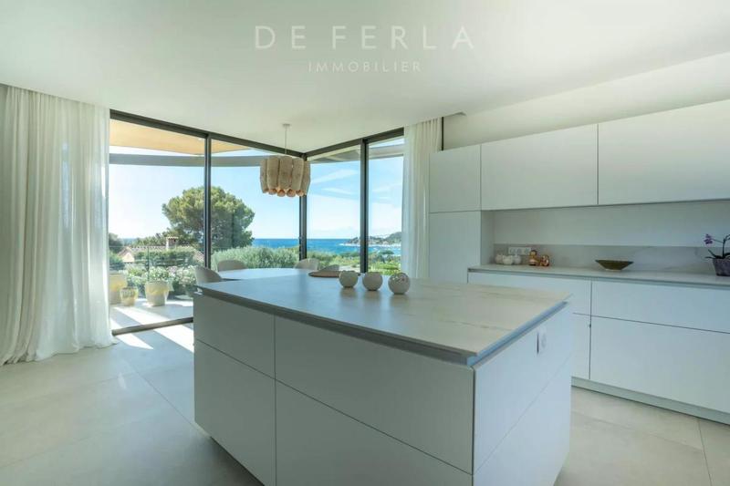 Propriété - 410 m² - 11 pièces