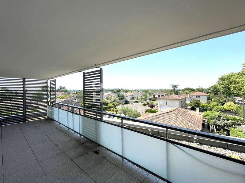 Appartement - 94 m² - 4 pièces