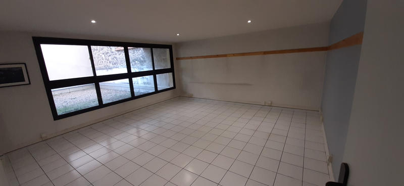 Bureau - 70 m²