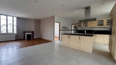 Maison - 220 m² - 9 pièces