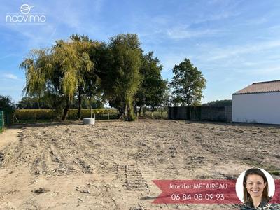 Terrain constructible - 736 m²