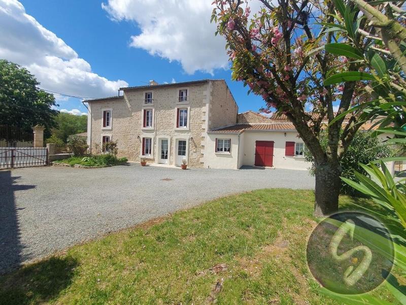 Maison - 169 m² - 6 pièces