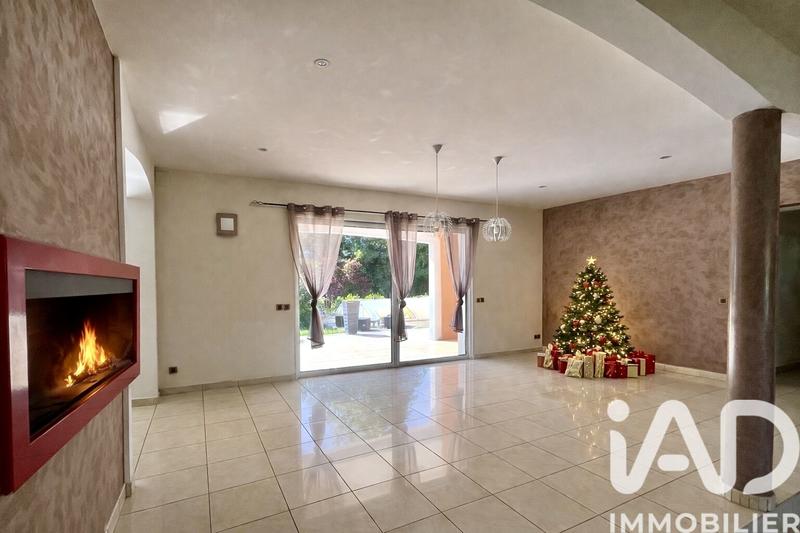 Maison - 196 m² - 7 pièces