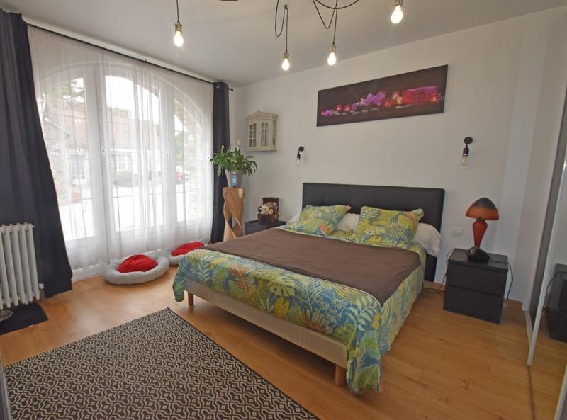 Maison - 232 m² - 8 pièces