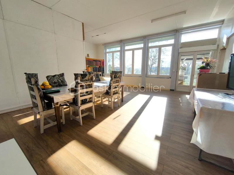 Propriété - 200 m² - 7 pièces