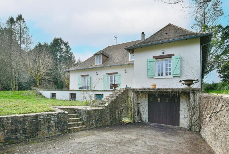Maison - 253 m² - 10 pièces