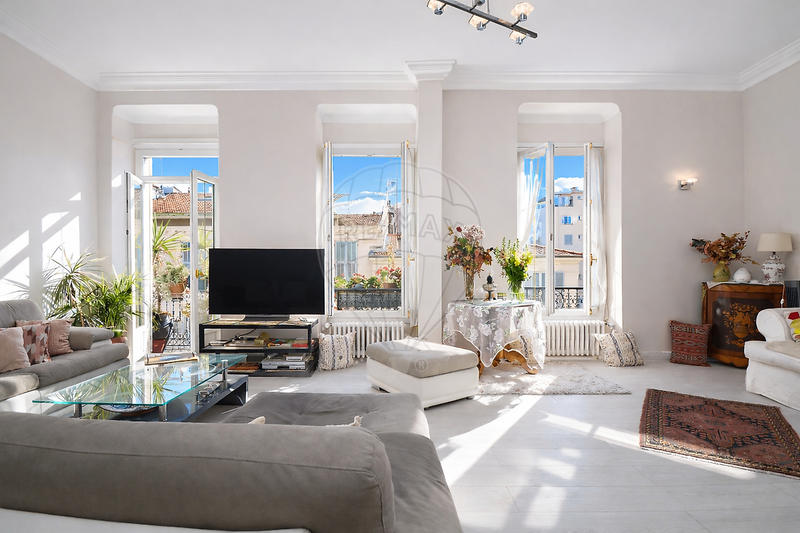 Appartement - 93 m² - 4 pièces