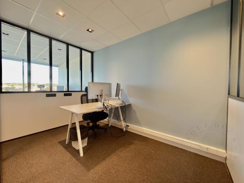 Bureau - 64 m² - 6 pièces