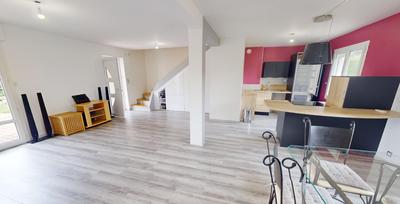 Maison - 90 m² - 4 pièces