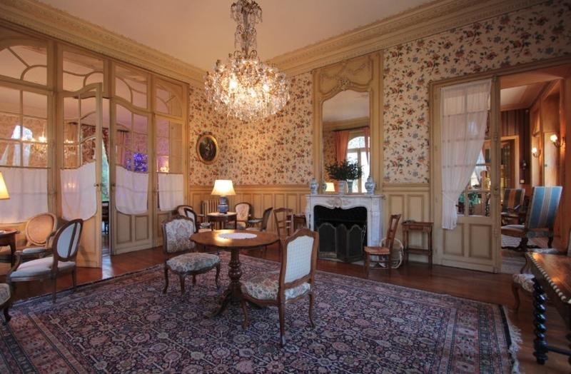 Manoir - 930 m² - 26 pièces