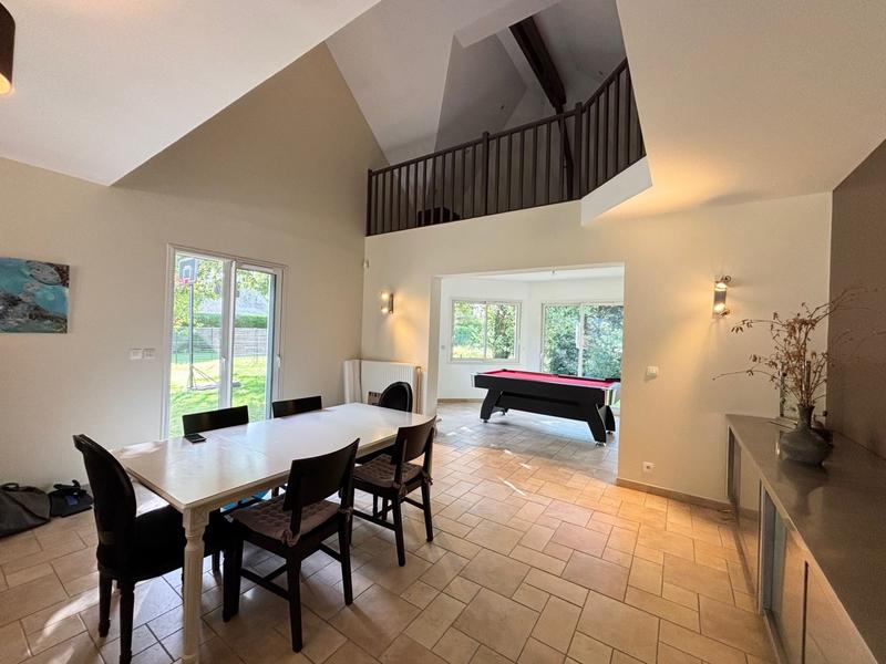 Maison - 195 m² - 7 pièces