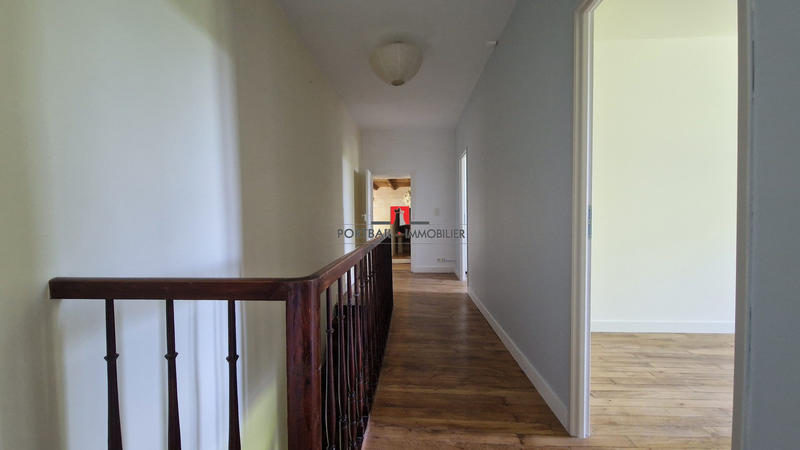 Maison - 201 m² - 7 pièces