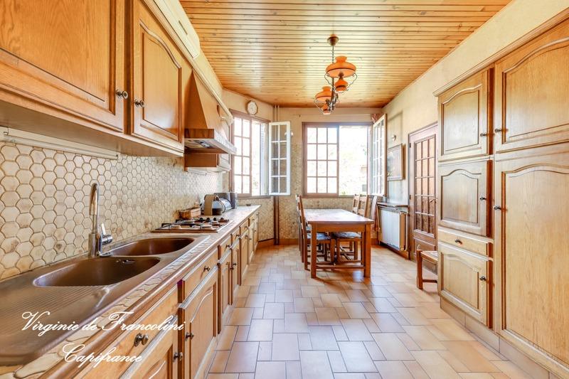 Maison - 304 m² - 10 pièces