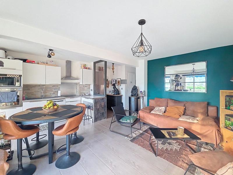 Appartement - 76 m² - 4 pièces