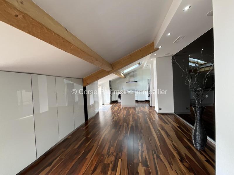 Appartement - 125 m² - 5 pièces