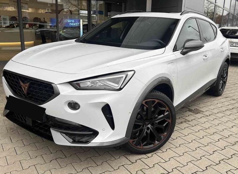 Cupra Formentor Vz 245 Hybride Rechargeable / Toit Ouvrant Attache Remorque Camera de Recul Coffre Elec Volant Super Sport Jantes 19