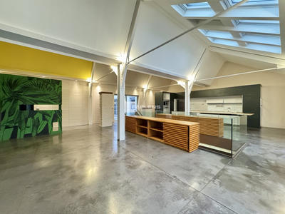 Maison - 435 m² - 5 pièces