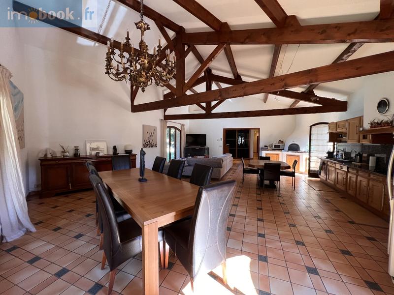 Maison - 150 m² - 4 pièces