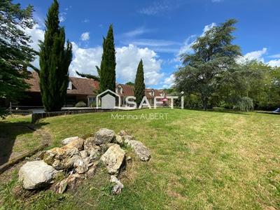 Maison de village - 290 m² - 8 pièces