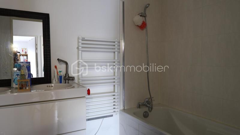 Appartement - 77 m² - 4 pièces