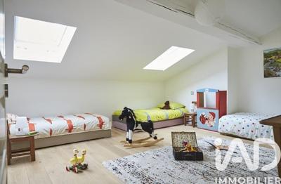 Maison - 240 m² - 6 pièces