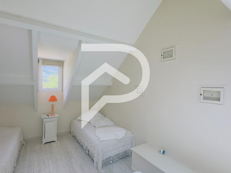 Demeure - 280 m² - 13 pièces