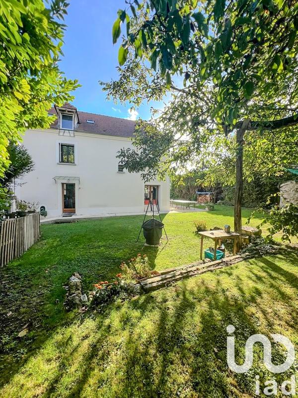 Maison - 235 m² - 8 pièces