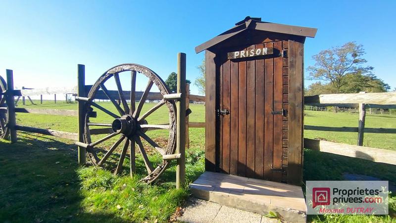 Maison - 351 m² - 18 pièces