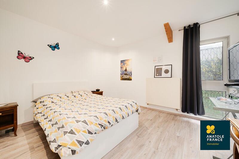 Maison - 270 m² - 7 pièces