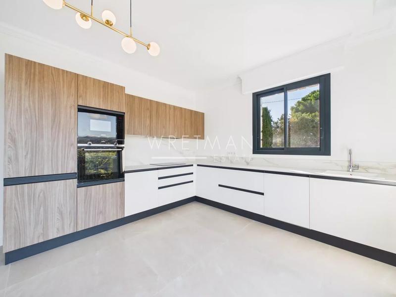 Villa - 212 m² - 6 pièces