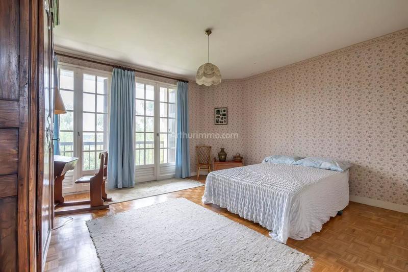 Maison - 210 m² - 9 pièces