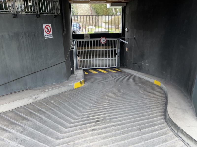 Parking / Garage - 12 m²