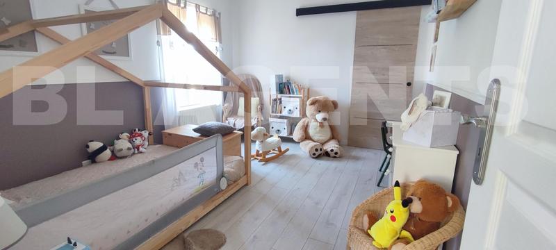 Maison - 186 m² - 6 pièces