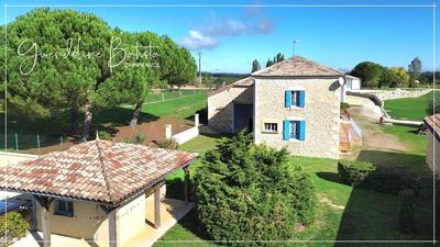 Maison en pierre - 300 m² - 12 pièces