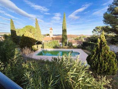 Maison traditionnelle - 235 m² - 8 pièces