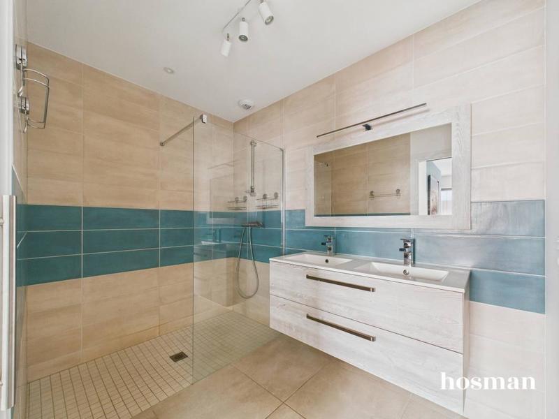 Maison - 151 m² - 6 pièces