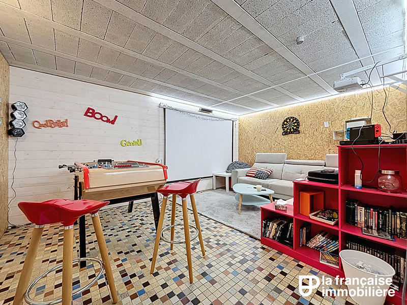 Maison - 218 m² - 8 pièces